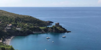 Torre Crawford di San Nicola Arcella, la Calabria ha un po’ tutto… anche un pizzo di fascino horror La Torre Crawford di San Nicola Arcella domina la Baia Azzurra