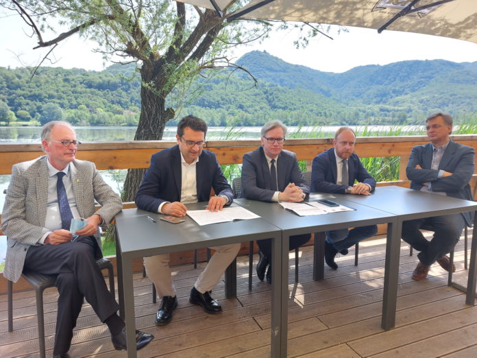 Lago di Fimon: gestione alla Provincia. Firmato il protocollo con la Regione, da sx Giacomin, Rucco, Bottacin, Macilotti, Pellizzari