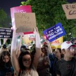Diritto all’aborto, riflessi Usa e il caso Pontedera, Aduc: chi vuole cancellarlo si insinua anche dove è applicato Manifestazioni pro aborto in Usa (foto Afp)