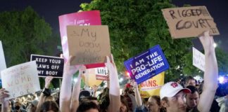 Diritto all’aborto, riflessi Usa e il caso Pontedera, Aduc: chi vuole cancellarlo si insinua anche dove è applicato Manifestazioni pro aborto in Usa (foto Afp)