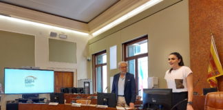 Premio e libro per Romeo e Umberto Menti, figure apicali storia calcio vicentino. Consigliere Busato e Poggi: calcio veicolo di valori e integrazione Premio Romeo e Umberto Menti, consigliera provinciale con delega allo sport Giulia Busato e Gianni Poggi, ideatore del premio e autore del libro “Meo e Berto"