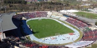 Tifo e sospetti, per Cosenza-Vicenza non s’è parlato d’altro. Poggi: nessun favorito ma il Lane ha il vantaggio di poterla gestire Tifo e sospetti Cosenza Stadio