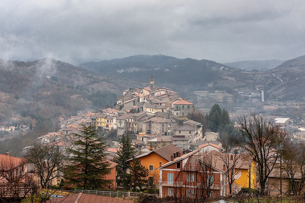 Veduta_del_borgo_di_Sante_Marie inizio Cammino dei Briganti