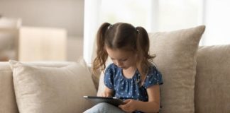 Università di Padova, Screen-Time: è emergenza abuso di cellulare da parte dei bambini abuso cellulare bambini