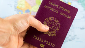 Passaporti lenti: tra le soluzioni il progetto Polis che coinvolge le poste e un'agenda prioritaria per chi deve partire