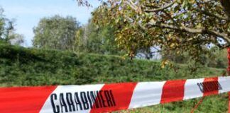 Arezzo, donna trovata morta in un campo: si indaga per omicidio