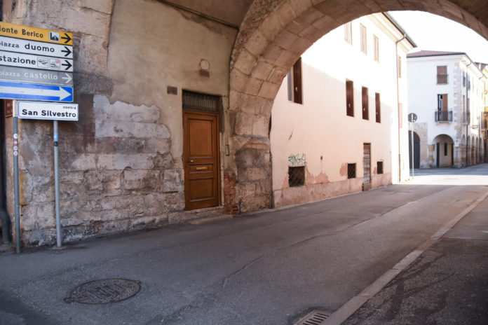 Contrà San Silvestro (Vicenza-Francesco Dalla Pozza-Colorfoto per ViPiù)