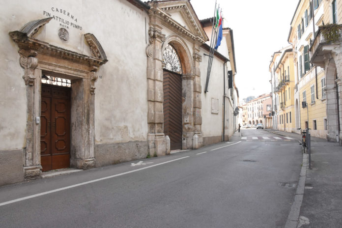 Contrà San Tomaso-(Vicenza-Toniolo Ilaria-Colorfoto per Vipiù)
