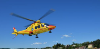 Cade dal tetto dell’azienda per controllare i danni della grandine: grave 48enne a Sarego suem 118 veneto drone eleicottero