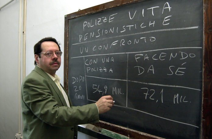 Il prof. Beppe Scienza ai tempi del lancio di 