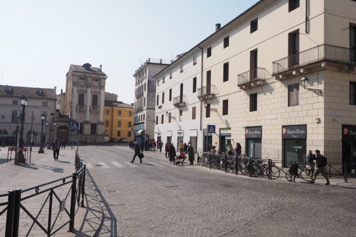 Piazza del Castello (Vicenza-Francesco Dalla Pozza-Colorfoto per ViPiù)