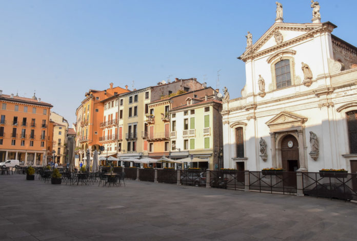 Piazza Delle Biade (Vicenza-Toniolo Ilaria-Colorfoto per Vipiù)