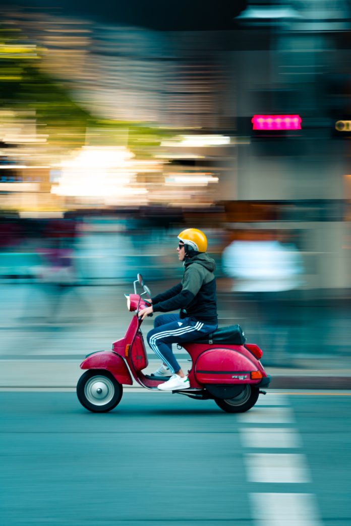 Quando cambiare le gomme del tuo scooter e quali sono i valori di pressione ideali