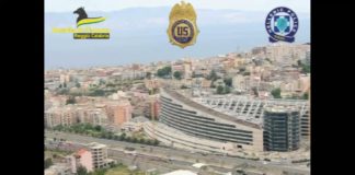 GdF Reggio Calabria: maxi operazione antidroga, sequestrati a Salonicco circa 300 kg di cocaina e arrestati 4 responsabili Guardia di Finanza di Reggio Calabria sequestra cocaina a Salonicco