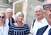 Fondo Indennizzo Risparmiatori, delegazione famiglie ha incontrato il ministro Federico D’Incà: il video con le dichiarazioni di Miatello Fondo Indennizzo Risparmiatori, dichiarazioni di Miatello dopo incontro delegazione famiglie risparmiatori con ministro D'Incà