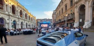 Paolo Rossi, Per una grande Vicenza: cena gala FSP in Piazza dei Signori, solo 15.000 € di beneficenza a fronte 100 tavoli da migliaia di euro l’uno Cena di beneficenza in nome di Paolo Rossi
