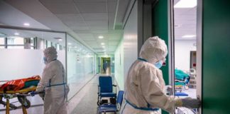 Covid Italia 28/8: 17.647 casi, 41 morti (-39), 117.767 tamponi, positivi 15% (+1.3%), 229 (+2) in area intensiva, 5.628 (-40) in medica Covid, ricoveri in ospedale (foto di repertorio)