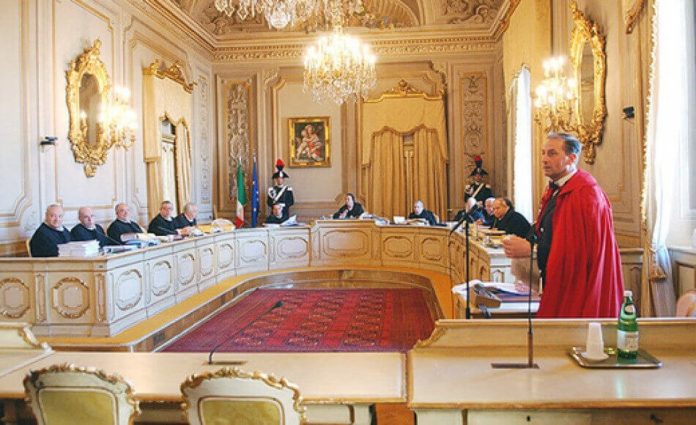 La Consulta dichiara incostituzionale l'art 13 legge sulla stampa (carcere ai giornalisti) La Consulta dichiara incostituzionale l'art 13 legge sulla stampa (carcere ai giornalisti)