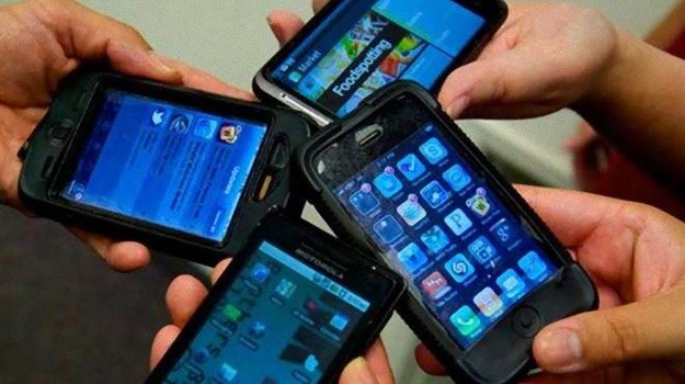 Maxi truffa cellulari sequestro smartphone