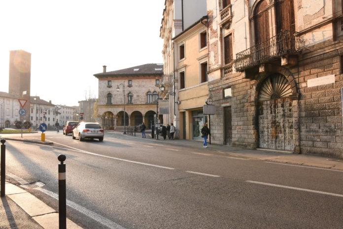 Piazza XX Settembre (Vicenza-Toniolo Ilaria-Colorfoto per Vipiù)