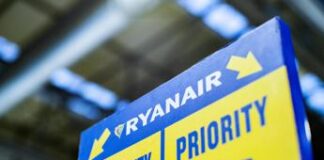 Ryanair rimborserà consumatori per costi extra check in
