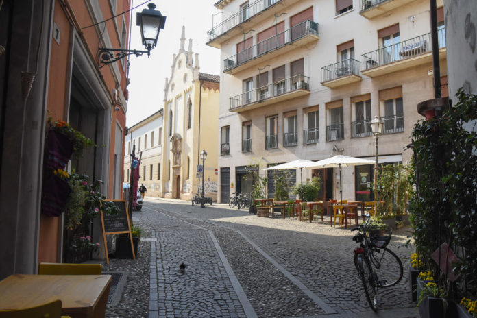 Stradella del Garofolino (Vicenza-Toniolo Ilaria-Colorfoto per ViPiù)