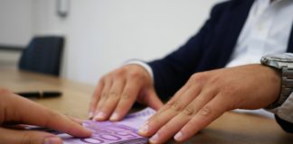 Salario minimo legale, Cappelletti e Guidolin (M5S): “In Veneto dati e numeri sono impietosi” credito