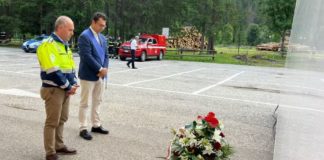 Sindaco e presidente della Provincia Rucco a Canazei: omaggio alle vittime