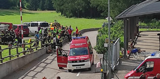 Crollo del ghiacciaio in Marmolada: presidente della Provincia di Vicenza Rucco e consigliere Montan in visita al centro soccorsi di Canazei marmolada canazei rucco