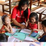 Filippine, Save the Children: 27 milioni di studenti tornano a scuola in classe dopo più di due anni di chiusura per il Covid-19 Filippine