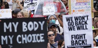 Kansas boccia sull’aborto la Corte Suprema, Biden esulta: “Le donne hanno il diritto di prendere le decisioni sulla loro salute” Il Kansas con un referendum boccia il "no" della Corte superma all'aborto come legge federale