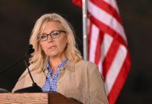 Trump, padre padrone del Partito Repubblicano: lo dimostra la sconfitta alle primarie GOP di Liz Cheney e dei non trumpiani Liz Cheney