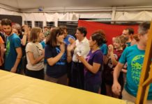 Giuseppe Conte (M5S) torna a Vicenza il 30 agosto per le Fornaci Rosse: «Da qui riparte il cambiamento in Veneto» Il presidente dei 5Stelle Conte fra i ragazzi di Fornaci Rosse (foto di Gianni Poggi per ViPiu.it)