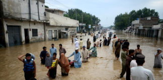 Pakistan: Save the Children, almeno 11 milioni di bambini colpiti dalle inondazioni. Corsa contro il tempo per evitare conseguenze estreme pakistan inondazioni