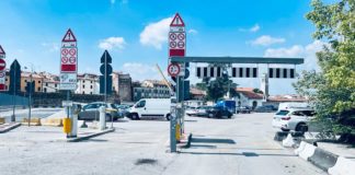 Vicenza, Parcheggi nel caos: Da adesso in Poi vuole che l’amministrazione comunale chieda scusa Sosta al park parcheggio Fogazzaro di Vicenza con sbarre alzate parcheggi internet veloce