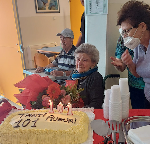 Amelia Donadello festeggia 100 anni a Villa Serena di Lonigo