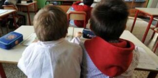Bimbi capaci di capire gli altri già a 3 anni, tutto merito dei neuroni specchio: lo studio