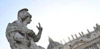 Conclave, Robert Harris: “E’ come un reality show a eliminazione”