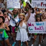 Le elezioni di midterm in Usa, inversione di tendenza: più luci che ombre per i democratici, decisive saranno le donne in difesa dell’aborto Elezioni di midterm in Usa e ruolo delle donne in difesa dell'aborto