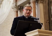 vescovo Giuliano Brugnotto incontra gli amministratori vicentini per Natale Manifestare Speranza Vicenza