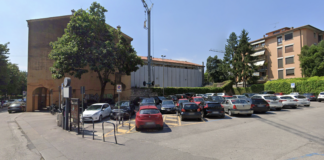 Vicenza, armato di coltello nel parcheggio dell’Eretenia, polizia denuncia un pachistano armato di coltello