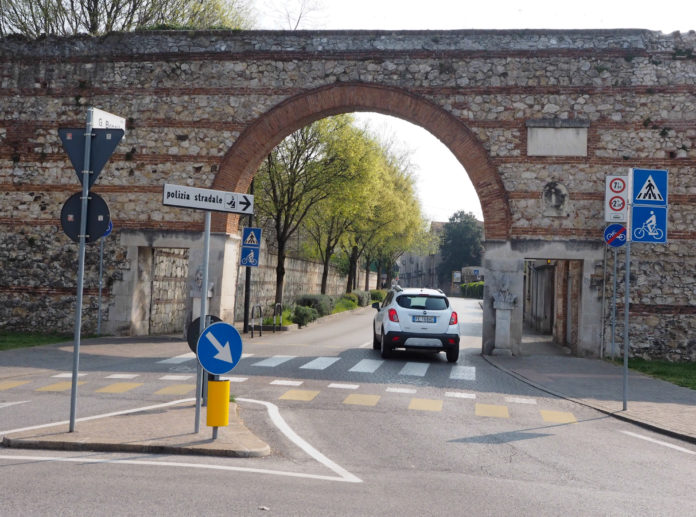 Viale Giampaolo Bonollo già contrà Prà delle oche (Vicenza-Toniolo Ilaria-Colorfoto per ViPiù)