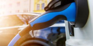 Commissione europea seleziona progetto Eni su rete ricarica ad alta velocità ricarica elettrica commissione europea incentivi auto