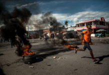 Il forte aumento dei prezzi del carburante scatena violente proteste ad Haiti haiti
