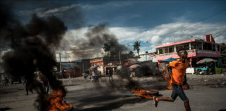 Il forte aumento dei prezzi del carburante scatena violente proteste ad Haiti haiti