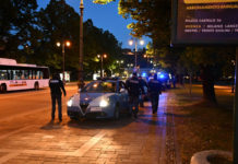 Controlli straordinari nei Centri Commerciali, parchi e sale Vlt. Questura di Vicenza: arrestato pregiudicato polizia quadrilatero vicenza aggredisce connazionale armato di accetta spacciatore bivacchi in centro
