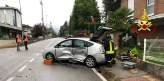 Schio, scontro tra due automobili: tranciato tubo del gas schio incidente stradale tranciato tubo del gas