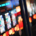Videoslot accese in fasce orarie protette, pioggia di multe nel Vicentino sale da gioco fuori orario sette slot machine distrutte accese minorenni sorpresi gioco irregolare videoslot thiene