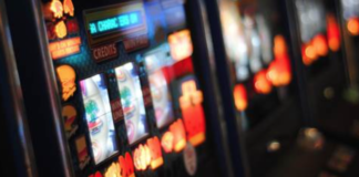 Valdagno, slot machine di una sala giochi distrutte a martellate: denunciato un 35enne sale da gioco fuori orario sette slot machine distrutte accese minorenni sorpresi gioco irregolare videoslot thiene