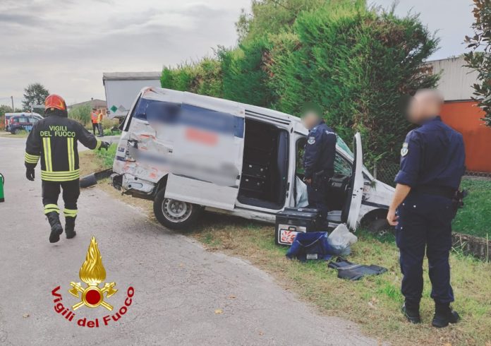 sossano incidente camion e furgone portavalori